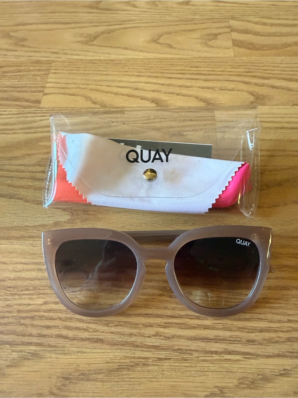 Quay Sunglasses in gradient taupe